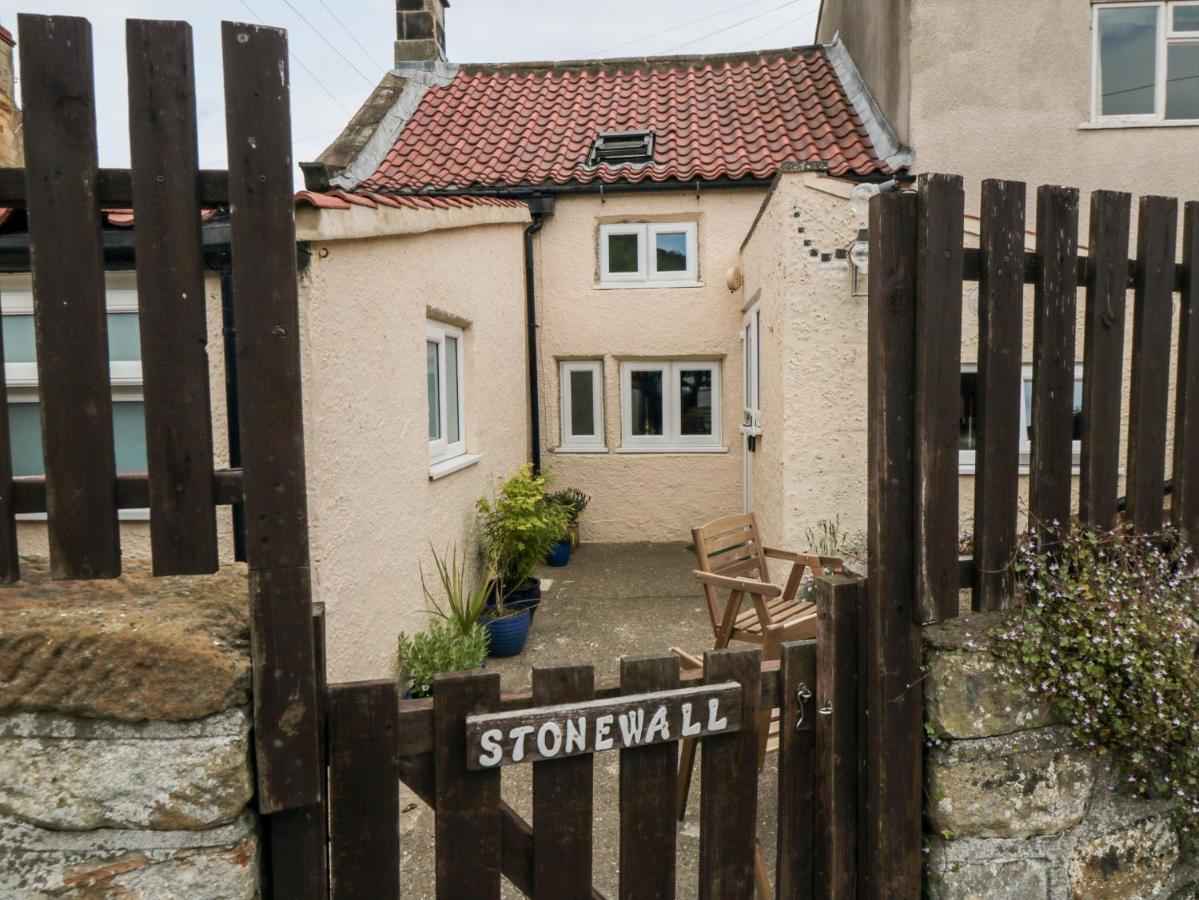 Stonewall Whitby Exterior foto
